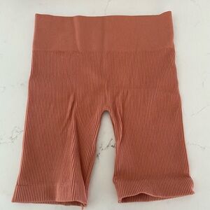 Zenana Outfitters Ribbed Bike Shorts in Coral. Size L/XL.